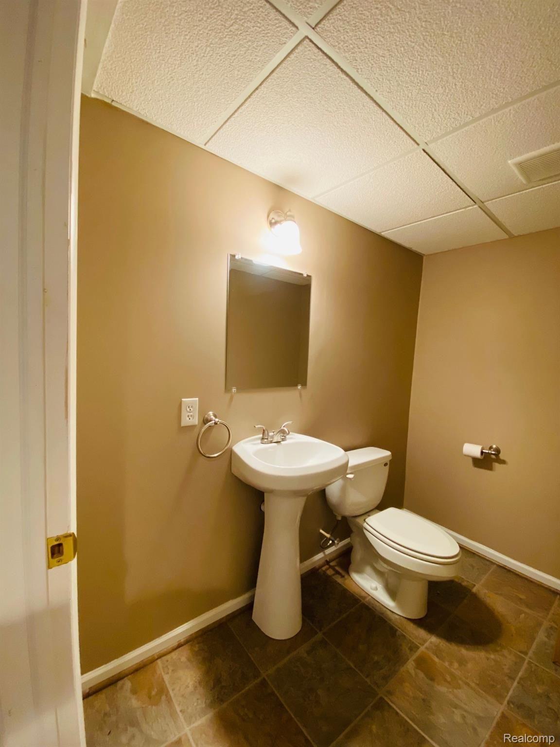 41711 Mitchell Road Novi, MI 48377 - Photo 12 of 22 4.jpg