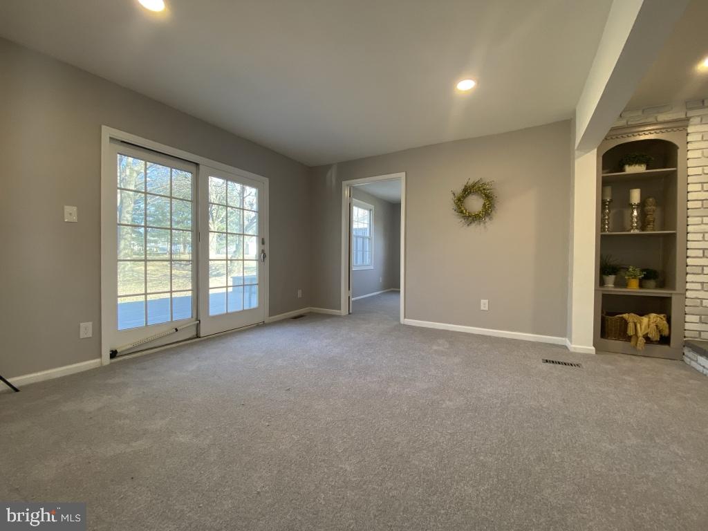 272 Burning Tree Road Delran, NJ 08075 - Photo 15 of 34 Gallery Image 15