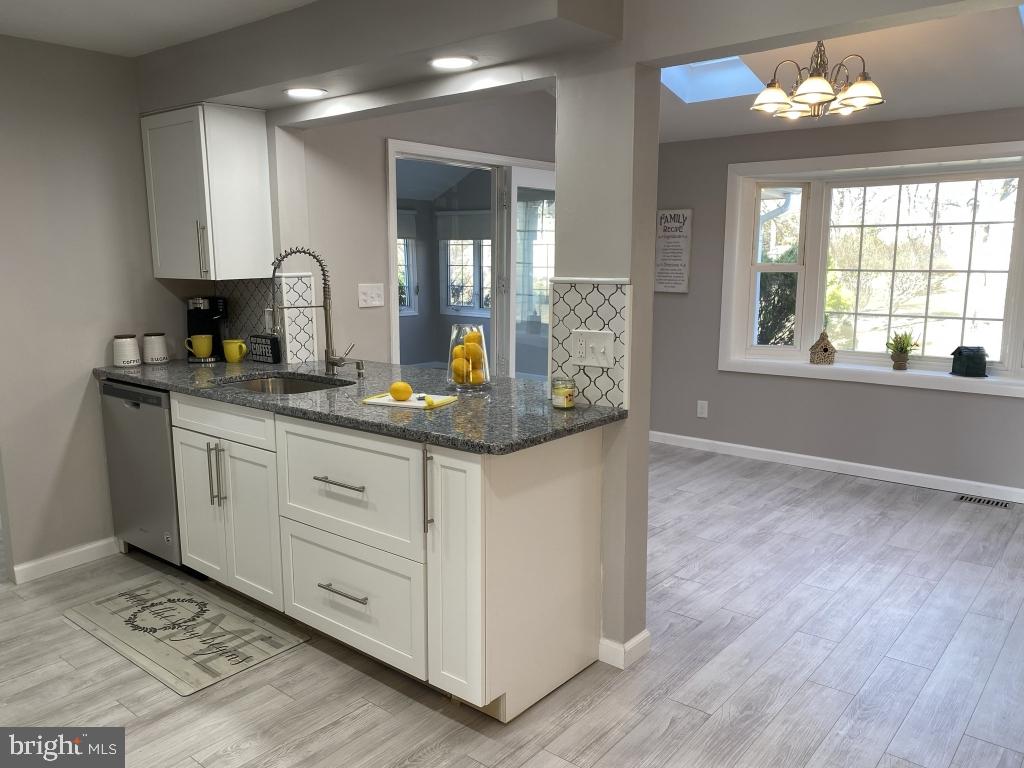 272 Burning Tree Road Delran, NJ 08075 - Photo 4 of 34 Gallery Image 4