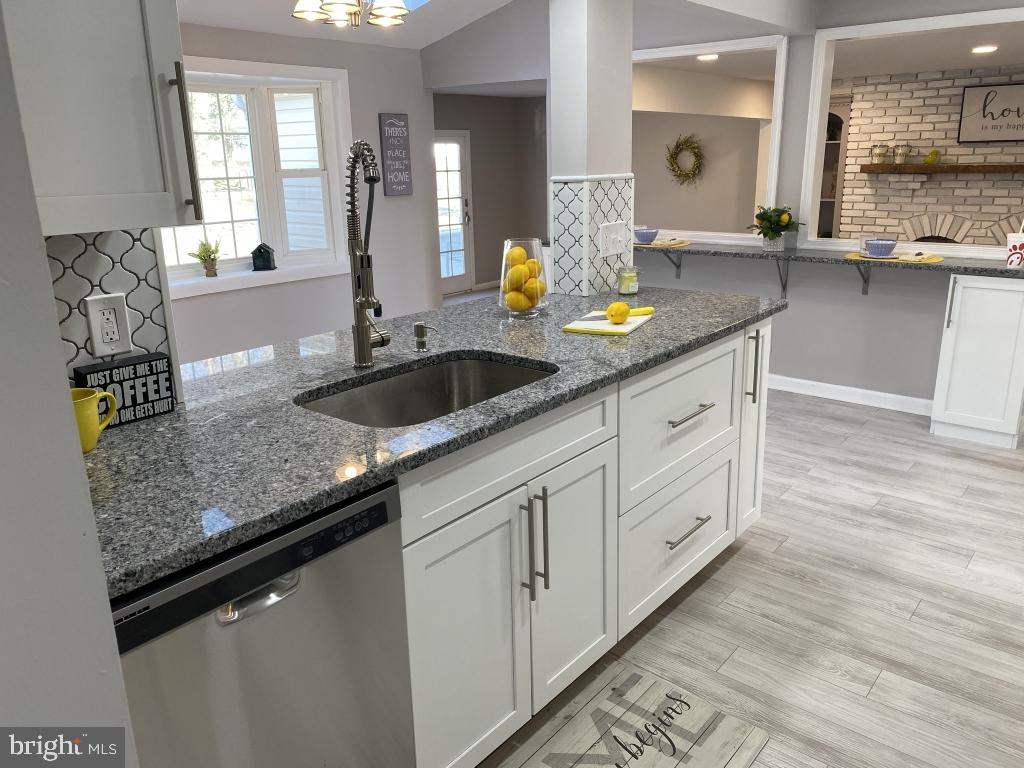 272 Burning Tree Road Delran, NJ 08075 - Photo 6 of 34 Gallery Image 6