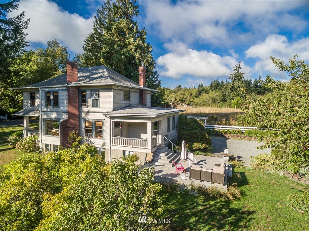 9032 Southwest Soper Road Vashon, WA 98070 - Photo 2 of 25