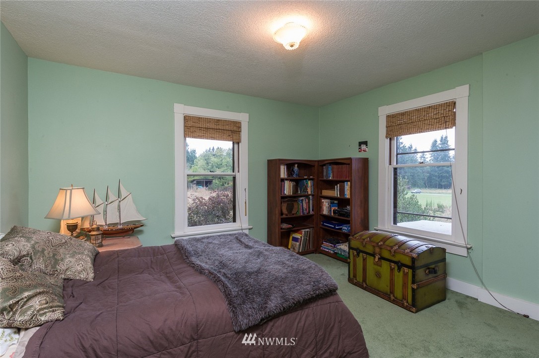 9032 Southwest Soper Road Vashon, WA 98070 - Photo 12 of 25