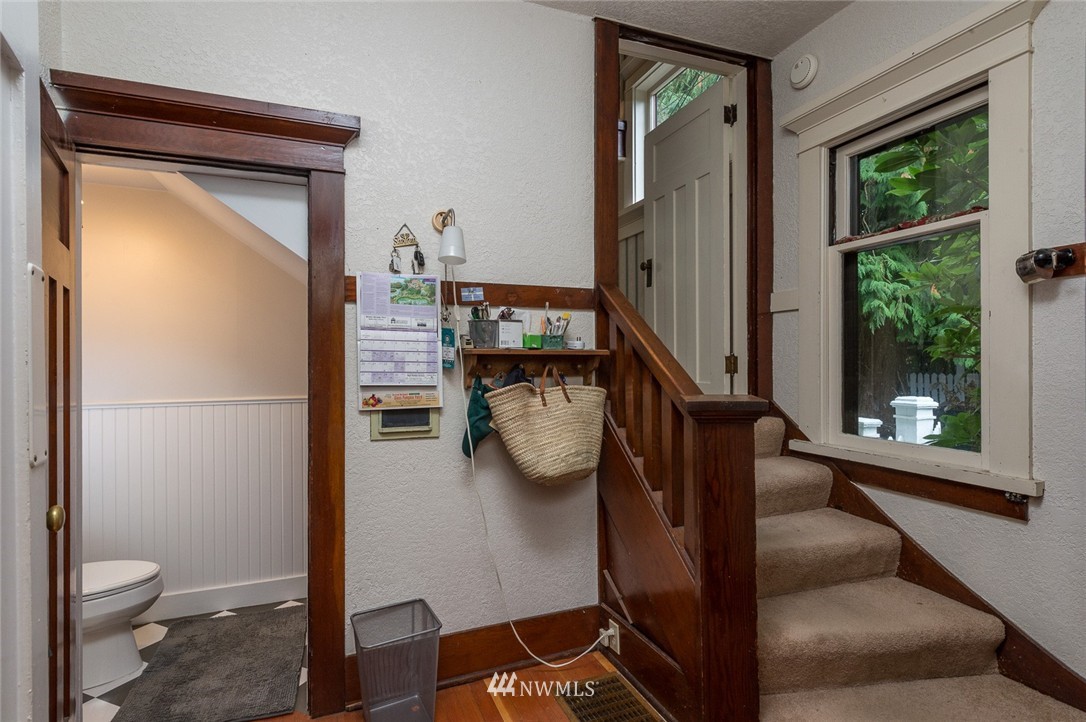 9032 Southwest Soper Road Vashon, WA 98070 - Photo 9 of 25