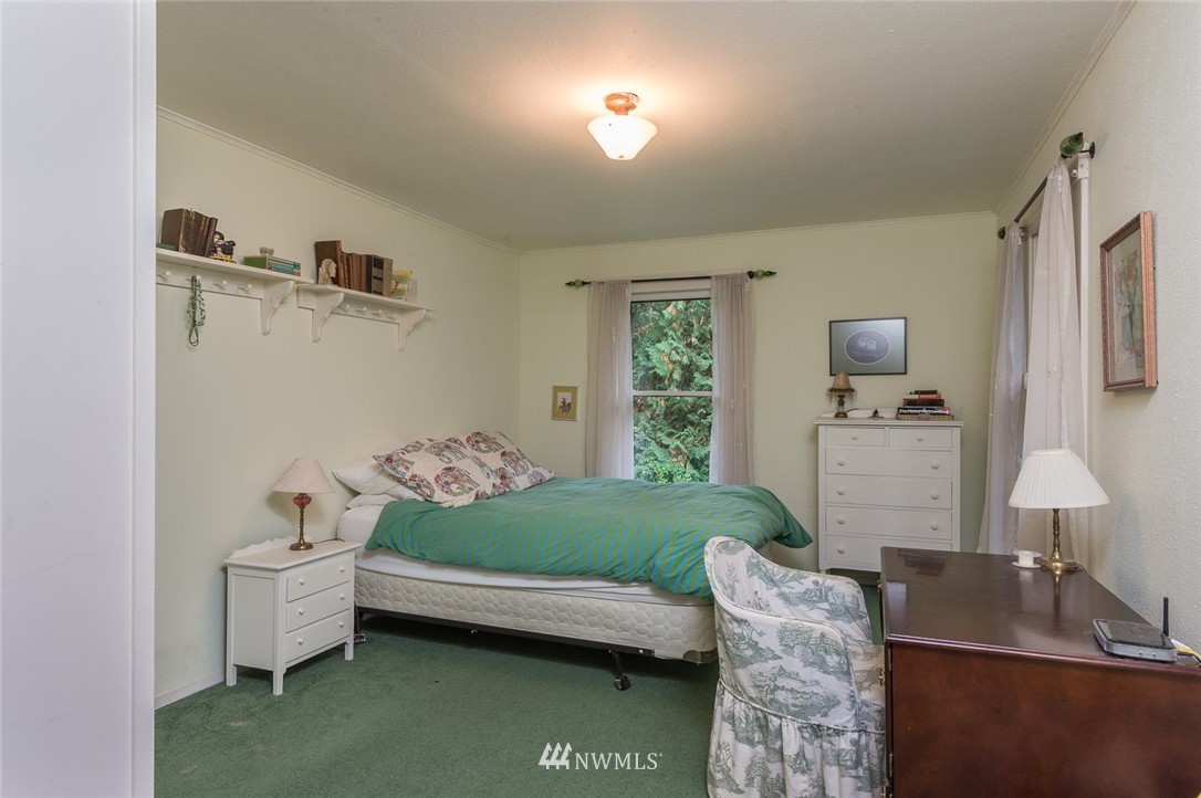 9032 Southwest Soper Road Vashon, WA 98070 - Photo 10 of 25