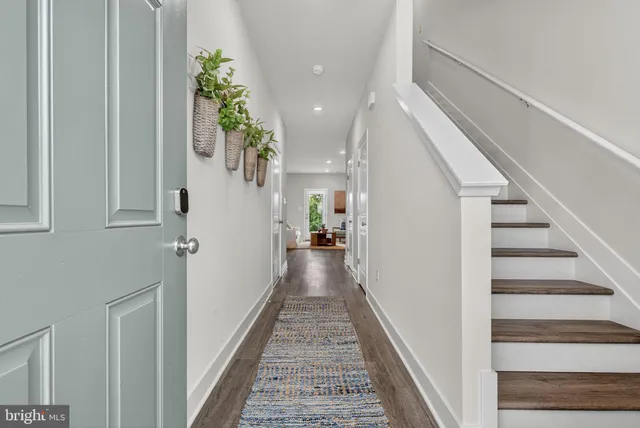 a en suite bathroom with a sink and a mirror