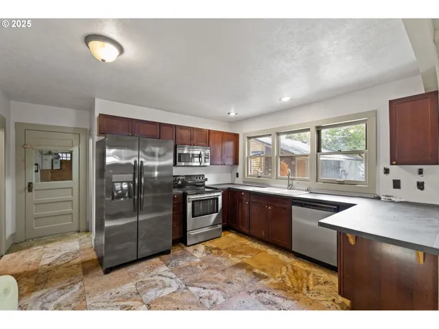 $895,000 | 530 Northwest Georgia Avenue, Bend, OR 97703