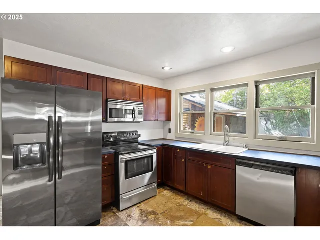 $895,000 | 530 Northwest Georgia Avenue, Bend, OR 97703