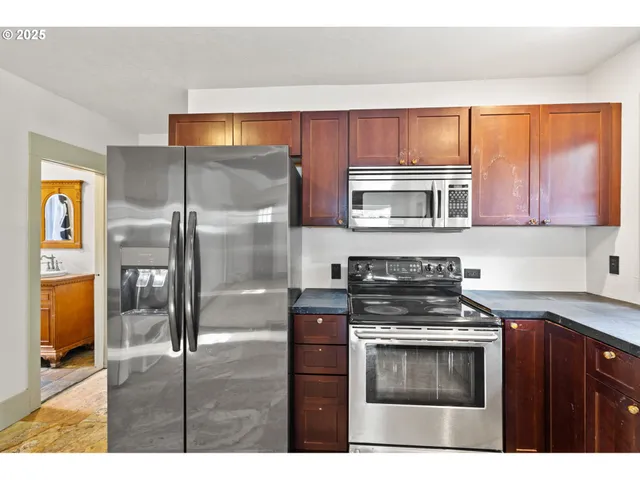 $895,000 | 530 Northwest Georgia Avenue, Bend, OR 97703