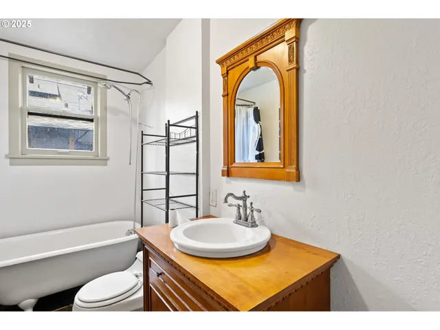 $895,000 | 530 Northwest Georgia Avenue, Bend, OR 97703