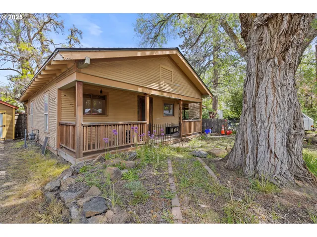 $895,000 | 530 Northwest Georgia Avenue, Bend, OR 97703