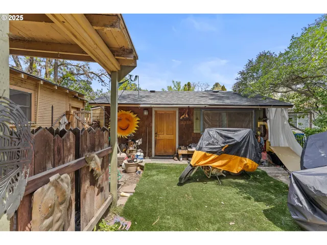 $895,000 | 530 Northwest Georgia Avenue, Bend, OR 97703