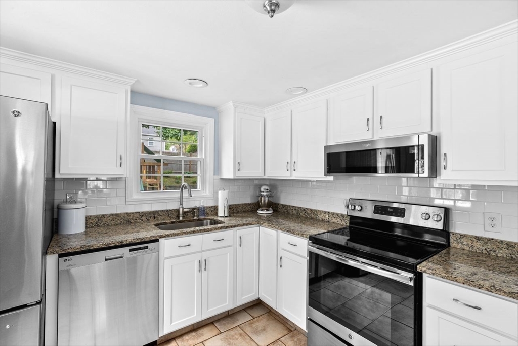 42 Wilder Road Norwell, MA 02061 - Photo 4 of 37