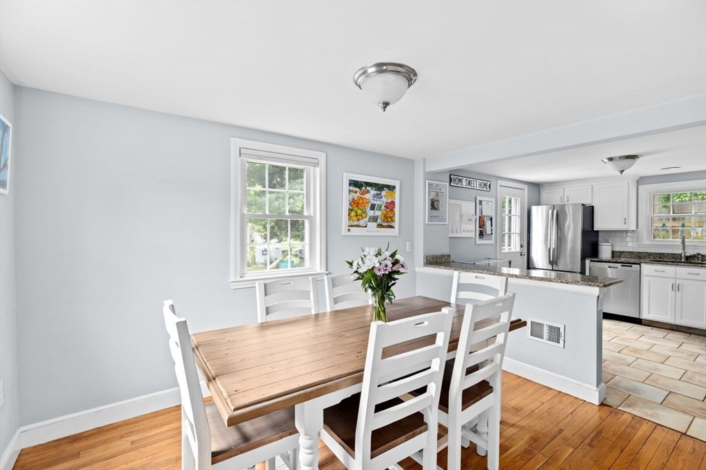 42 Wilder Road Norwell, MA 02061 - Photo 8 of 37