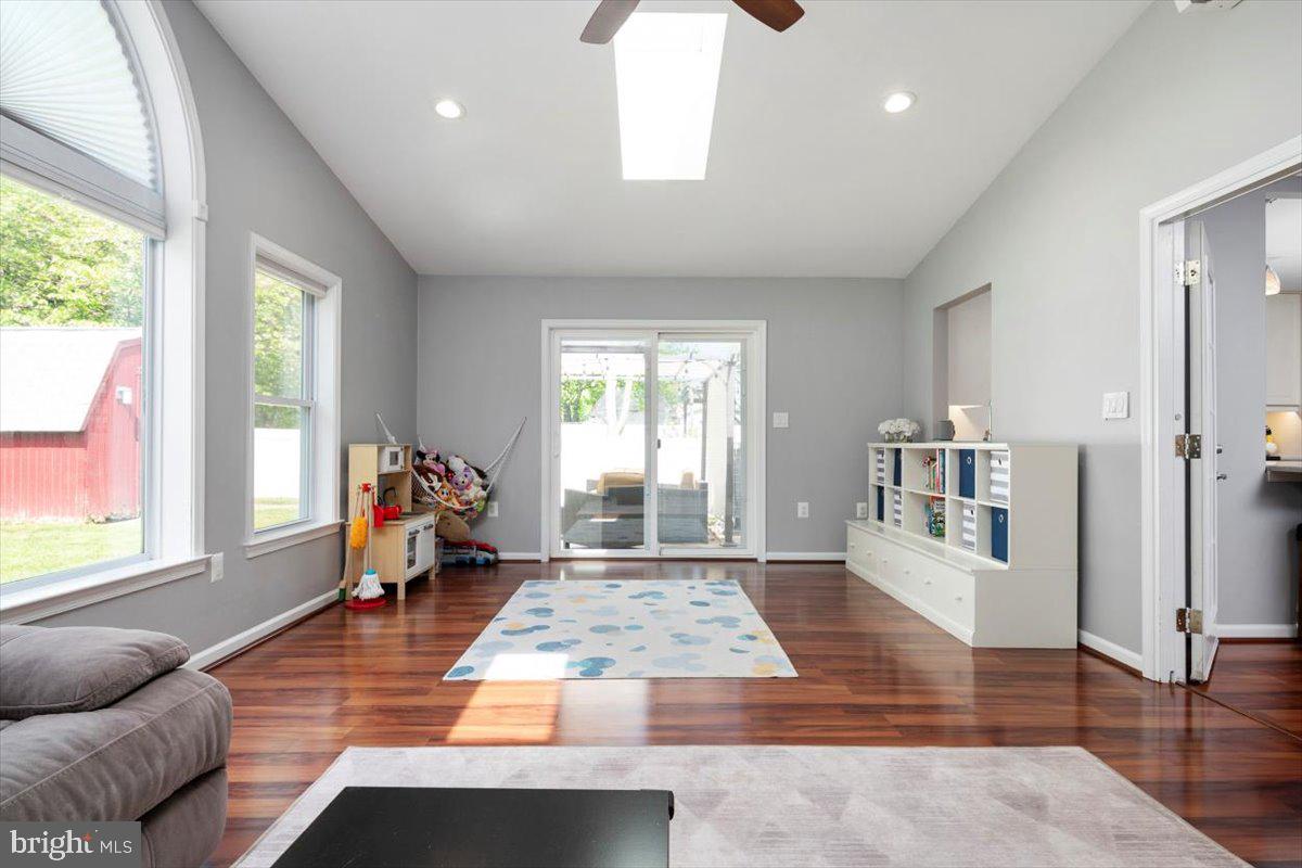 1027 Springhill Way Gambrills, MD 21054 - Photo 3 of 29 Family Room