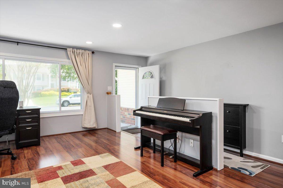 1027 Springhill Way Gambrills, MD 21054 - Photo 10 of 29 Living Room