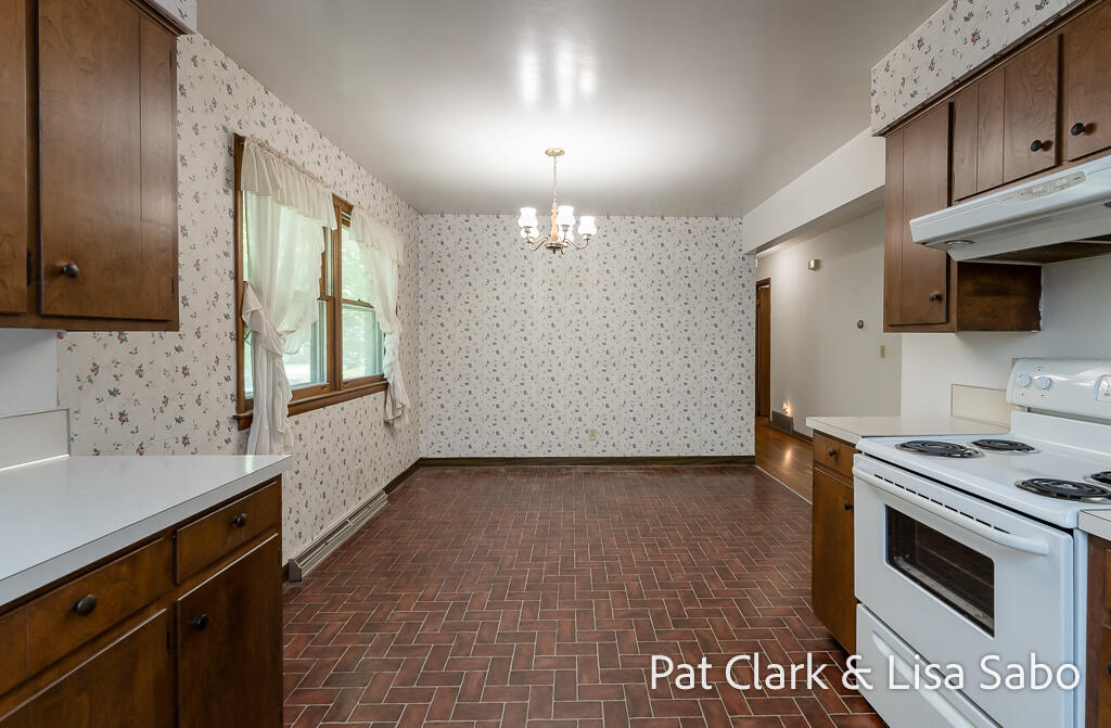 18412 168th Avenue Spring Lake, MI 49456 - Photo 8 of 39 18412 168thAve-10LoRes