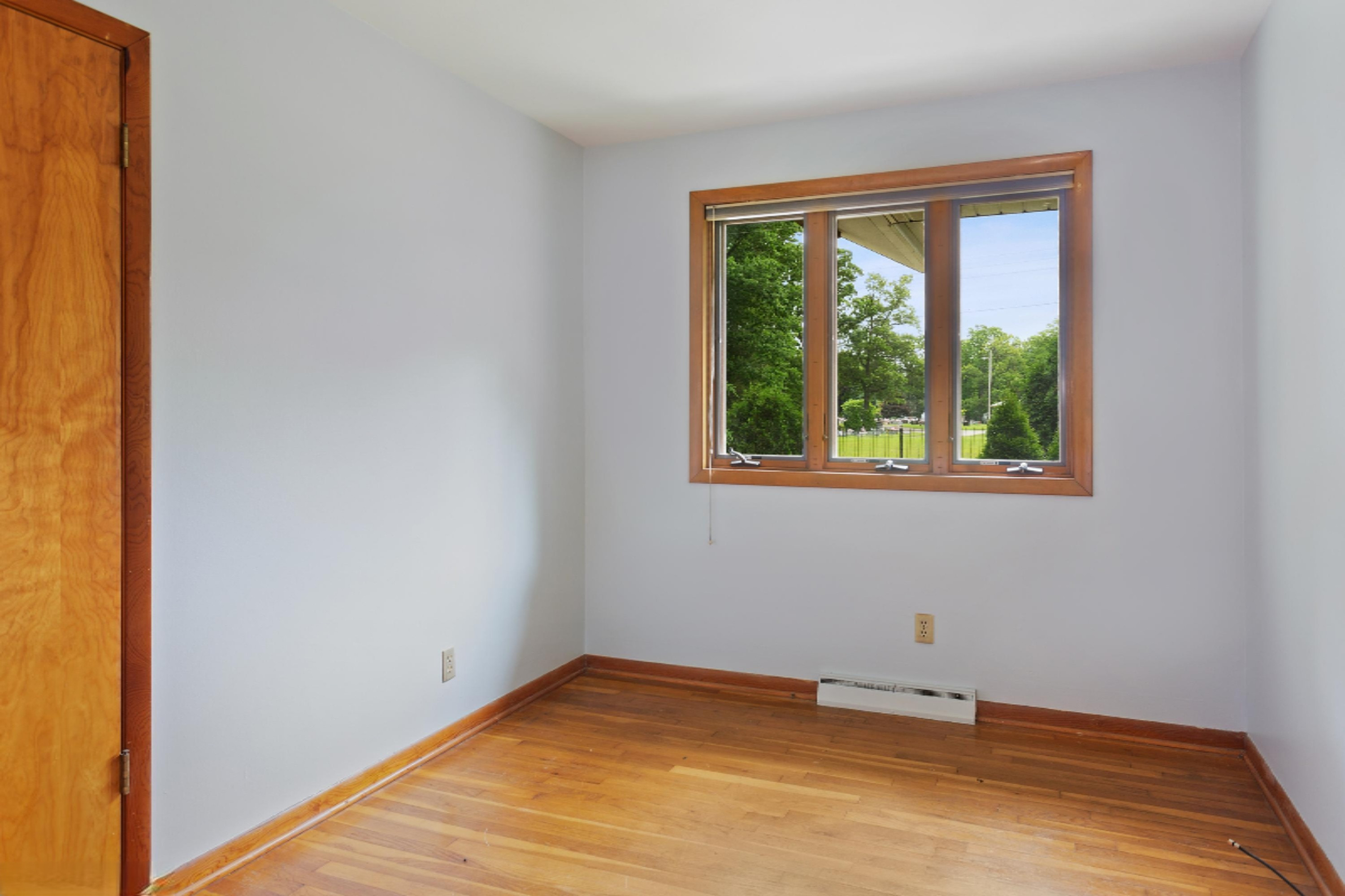 18332 Ridge Road New Buffalo, MI 49117 - Photo 11 of 18 08_18332RidgeRd_153_2ndBedroom_HiRes