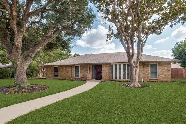 $364,900 | 1028 Rosewood Drive, DeSoto, TX 75115