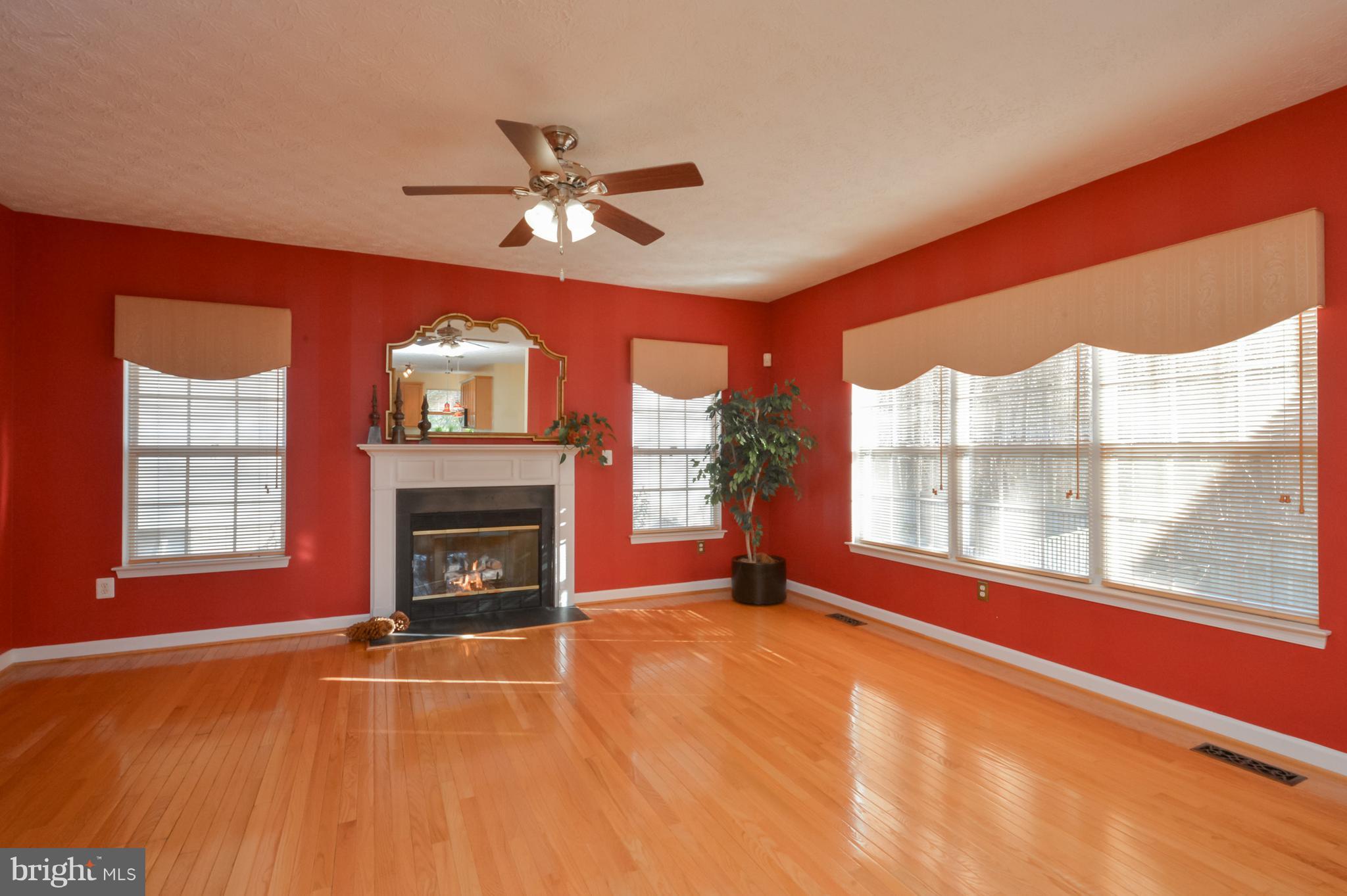 8805 Sumner Grove Drive Laurel, MD 20708 - Photo 10 of 30 Family Room