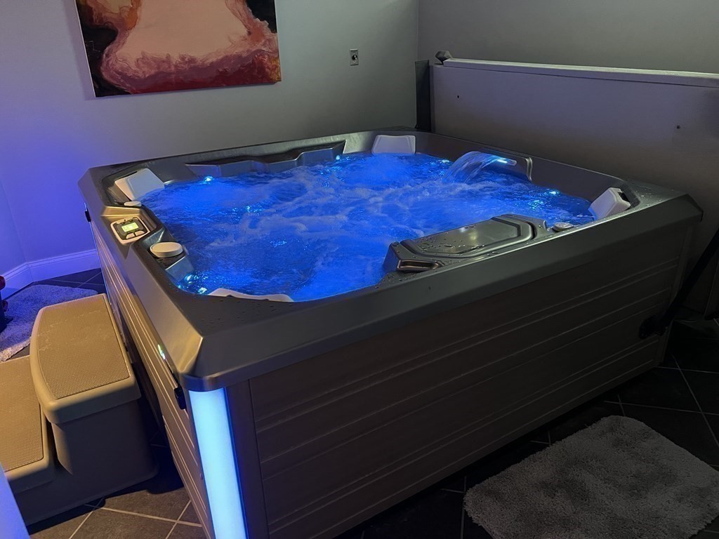 32 Colonial Road Webster, MA 01570 - Photo 30 of 34