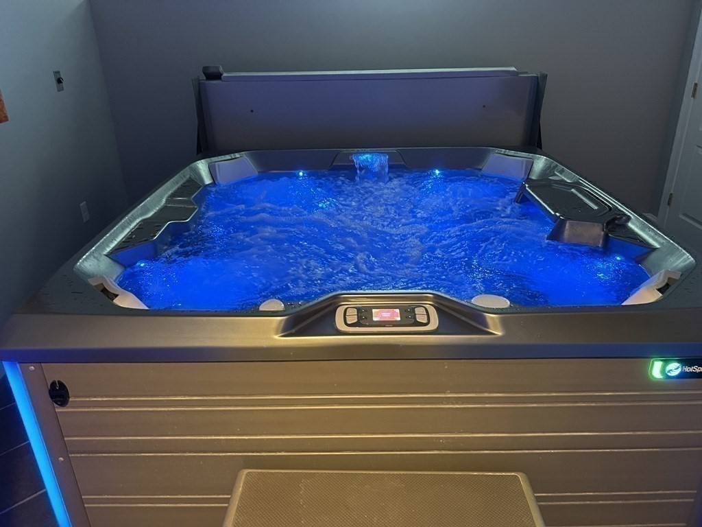 32 Colonial Road Webster, MA 01570 - Photo 31 of 34