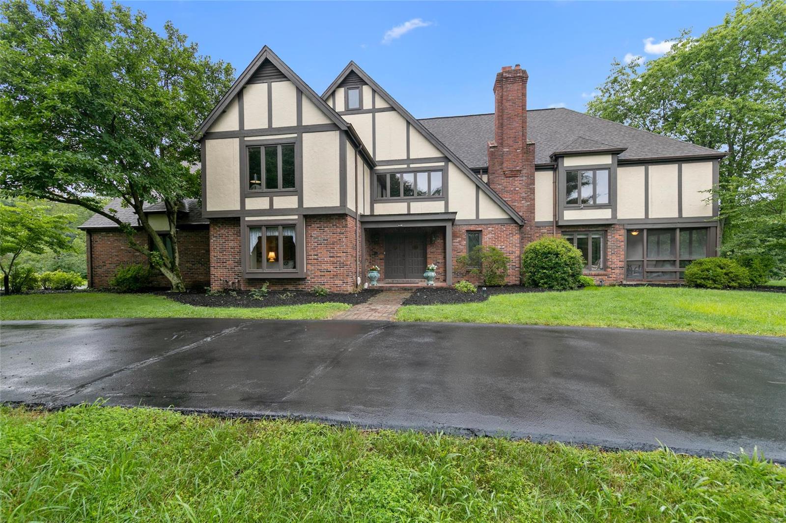 24 Chesterfield Lakes Road Chesterfield, MO 63005 - Photo 1 of 49 Gallery Image 1