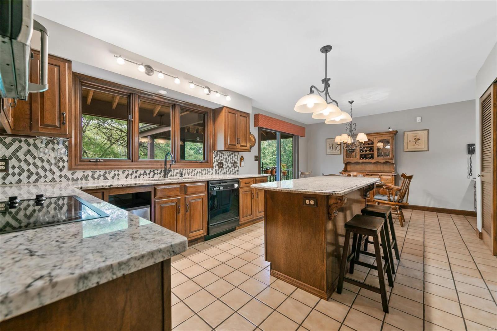24 Chesterfield Lakes Road Chesterfield, MO 63005 - Photo 12 of 49 Gallery Image 12