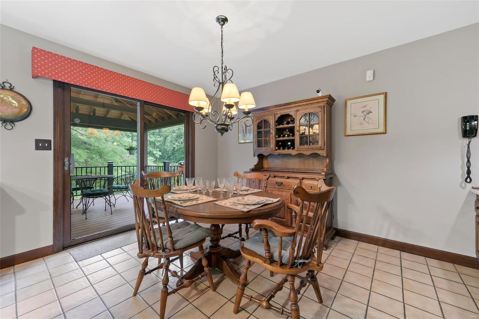 24 Chesterfield Lakes Road Chesterfield, MO 63005 - Photo 16 of 49 Gallery Image 16