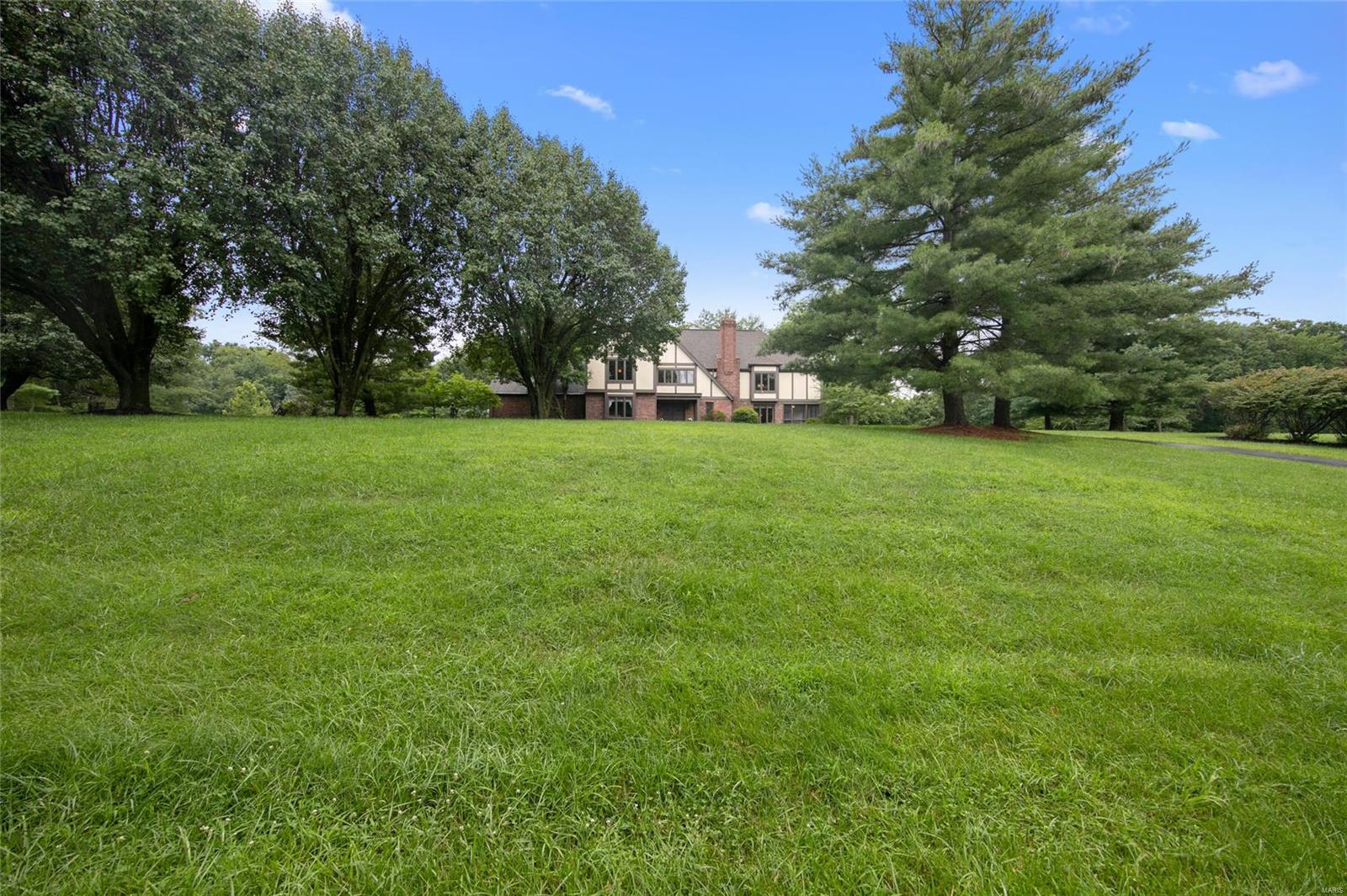 24 Chesterfield Lakes Road Chesterfield, MO 63005 - Photo 38 of 49 Gallery Image 38