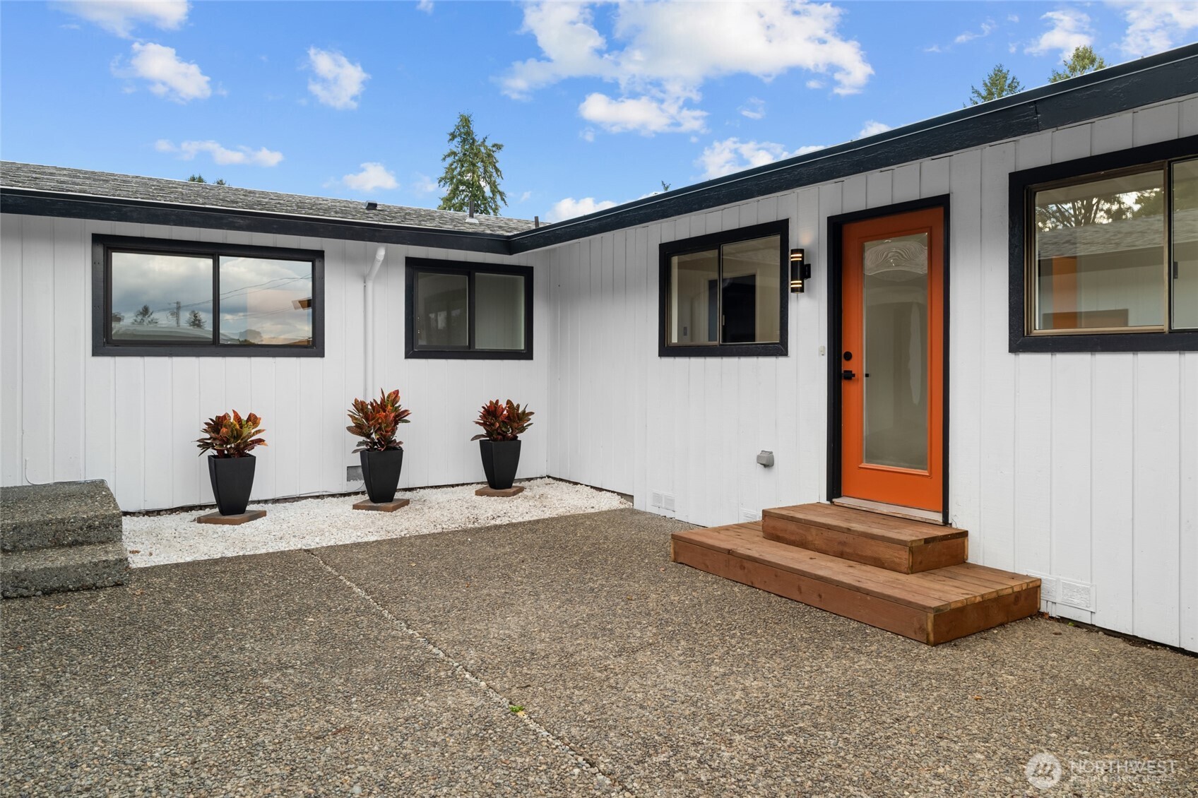 1414 Hummingbird Lane Northwest Olympia, WA 98502 - Photo 10 of 40 a very nice looking room with a large window