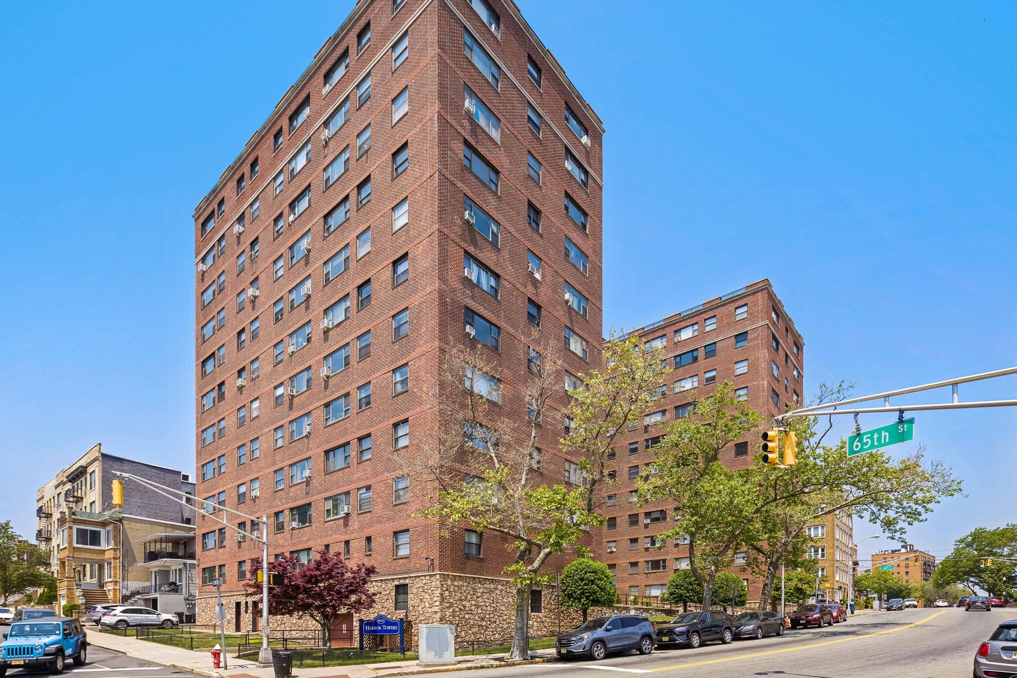 6515 Boulevard East, Unit 6R West New York, NJ 07093 - Photo 12 of 13 a view of a tall building