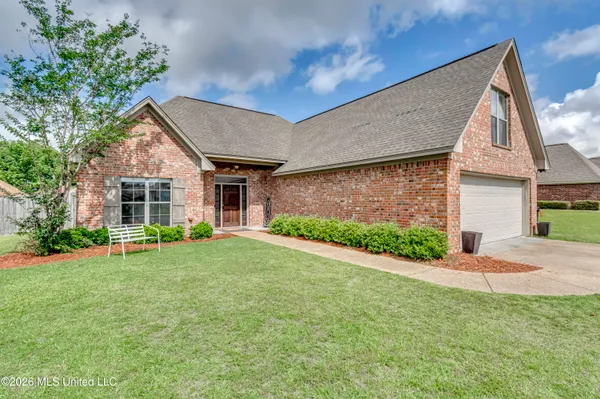 $292,000 | 107 Ashwood Place, Pearl, MS 39208