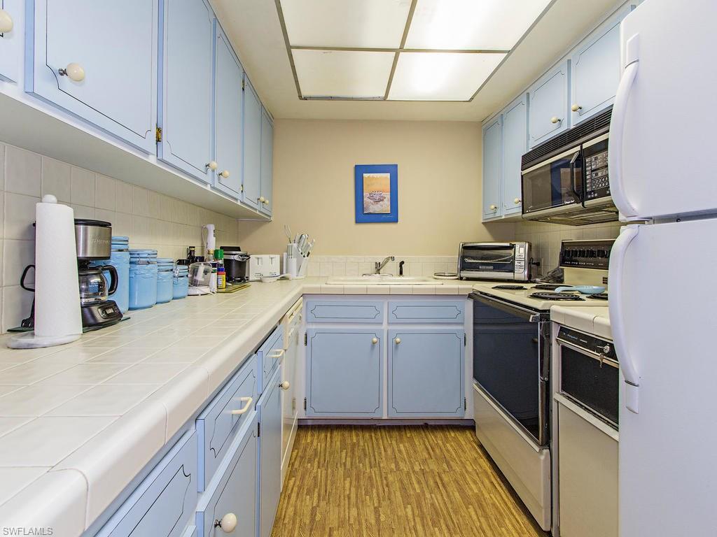 106 Harrison Road, Unit P2 Naples, FL 34112 - Photo 5 of 12 Gallery Image 5