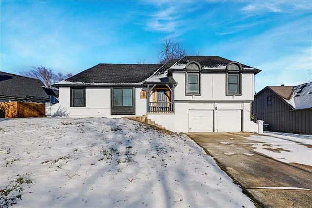 $400,000 | 5807 Noland Road, Shawnee, KS 66216