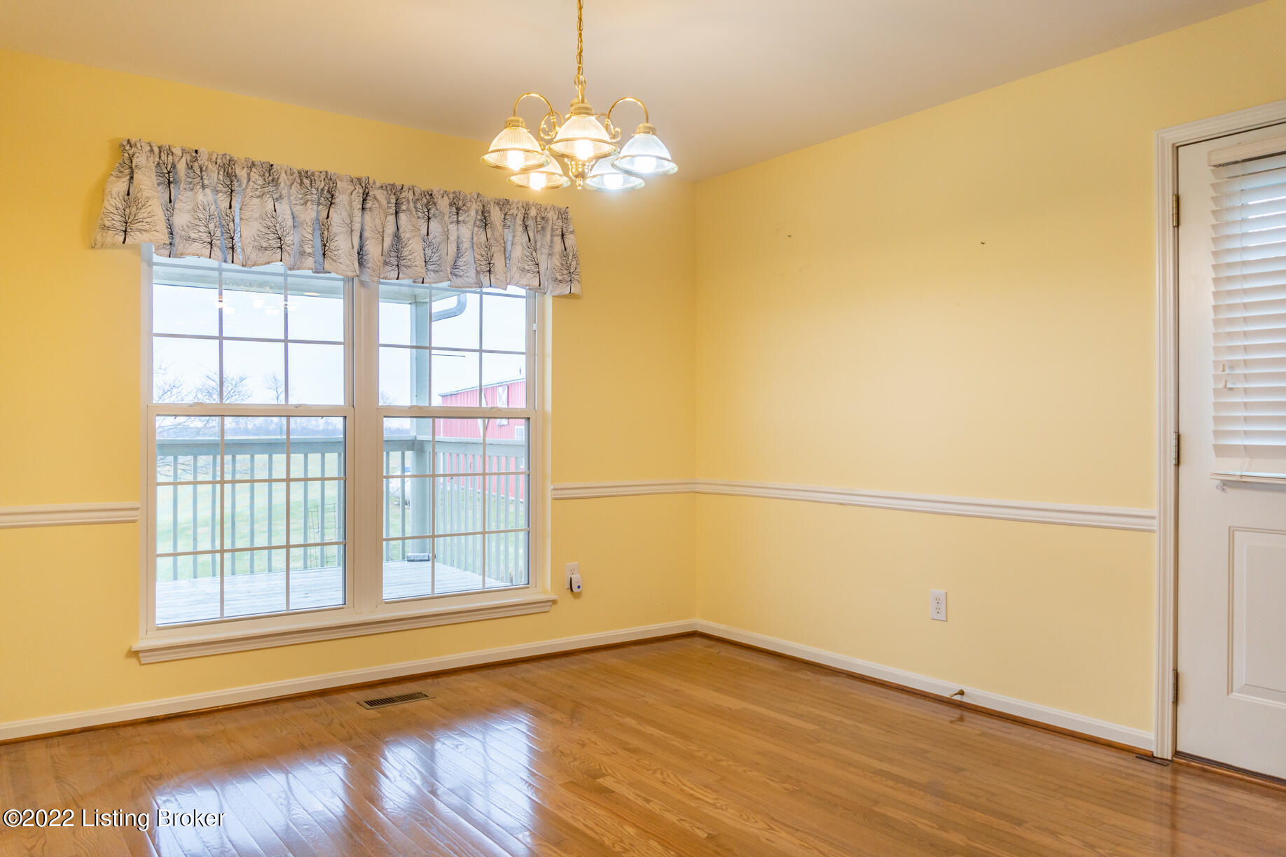 187 Haley Road Shelbyville, KY 40065 - Photo 13 of 24 Bright & Spacious
