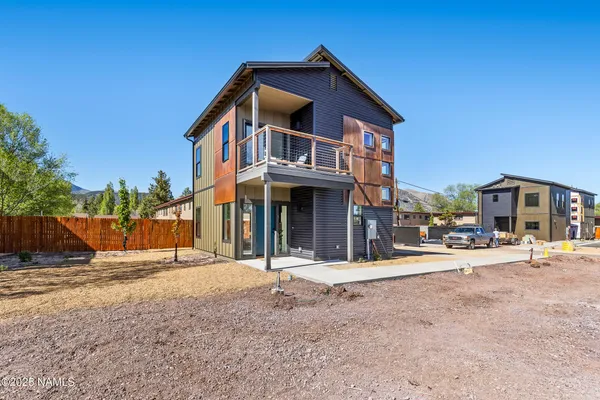 $598,000 | 302 West Oak Avenue, Unit 8, Flagstaff, AZ 86001