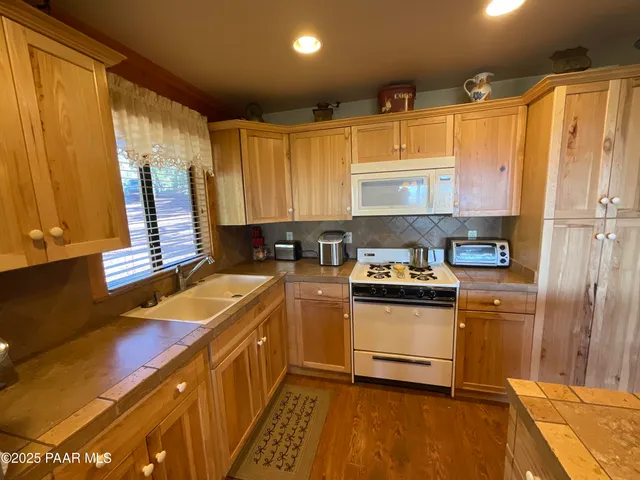 $349,000 | 34460 West Via De Oro Parkway, Seligman, AZ 86337