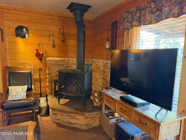 $349,000 | 34460 West Via De Oro Parkway, Seligman, AZ 86337