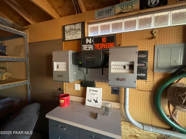 $349,000 | 34460 West Via De Oro Parkway, Seligman, AZ 86337