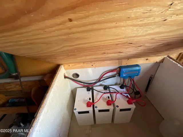 $349,000 | 34460 West Via De Oro Parkway, Seligman, AZ 86337