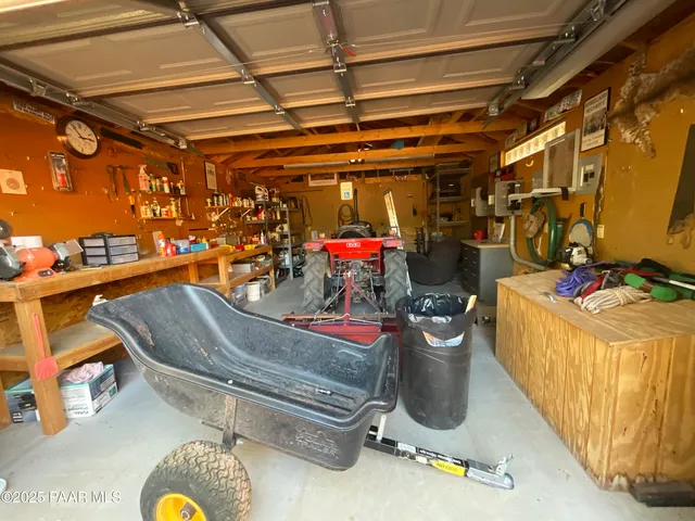 $349,000 | 34460 West Via De Oro Parkway, Seligman, AZ 86337