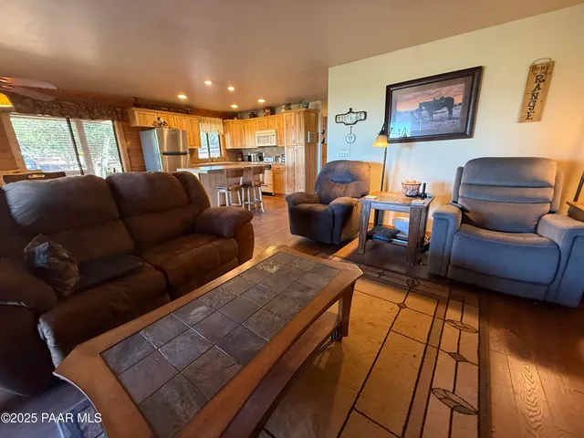 $349,000 | 34460 West Via De Oro Parkway, Seligman, AZ 86337