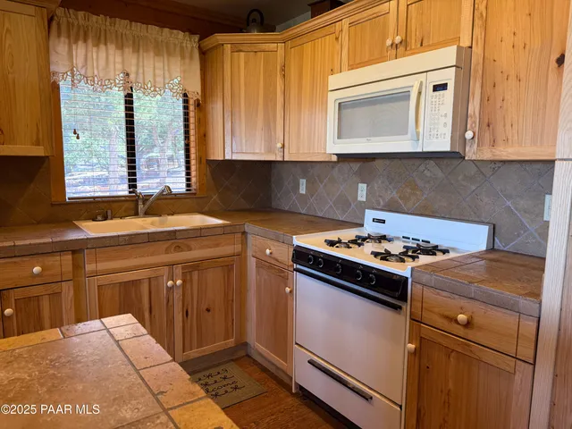 $349,000 | 34460 West Via De Oro Parkway, Seligman, AZ 86337