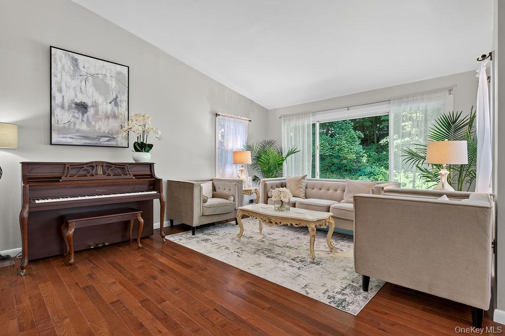 11 Oakridge Road White Plains, NY 10607 - Photo 12 of 34