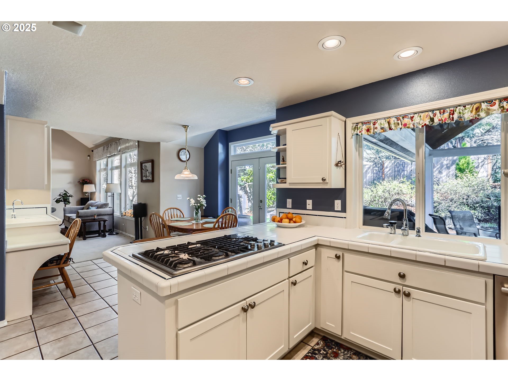 8650 Southwest Turquoise Loop Beaverton, OR 97007 - Photo 11 of 35 Gallery Image 11