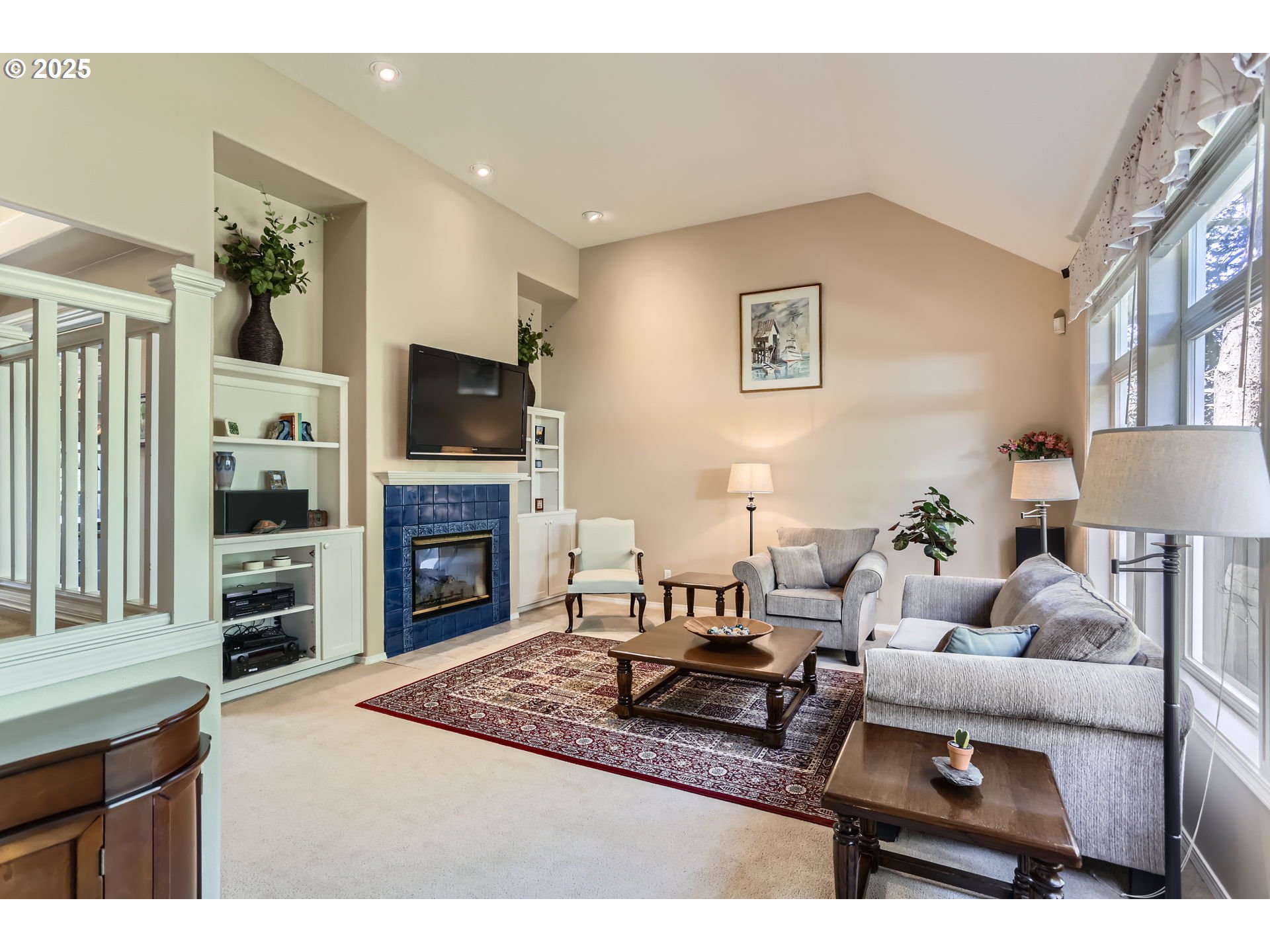 8650 Southwest Turquoise Loop Beaverton, OR 97007 - Photo 5 of 35 Living Room