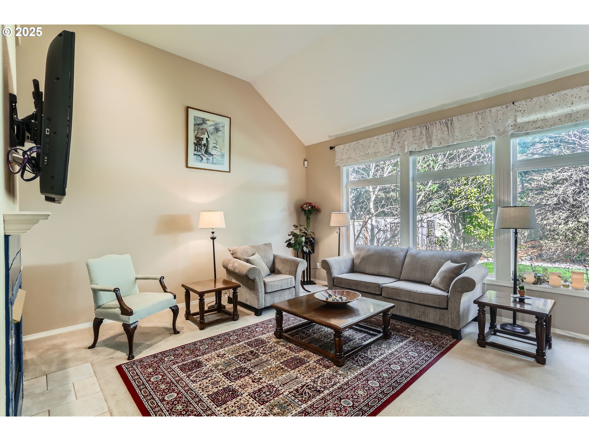 8650 Southwest Turquoise Loop Beaverton, OR 97007 - Photo 6 of 35 Living Room