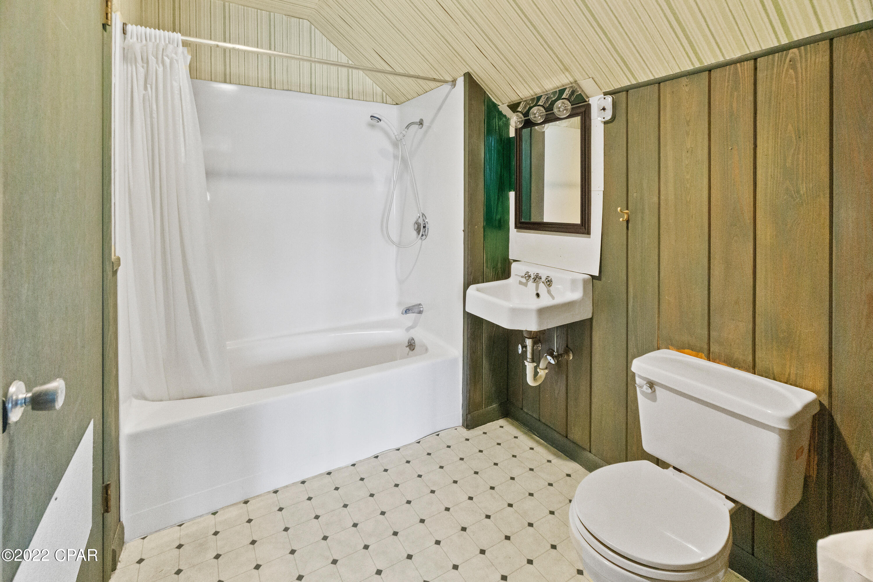 1318 Gainer Road Chipley, FL 32428 - Photo 18 of 25