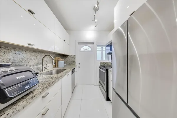 $340,000 | 1135 Euclid Avenue, Unit 101, Miami Beach, FL 33139