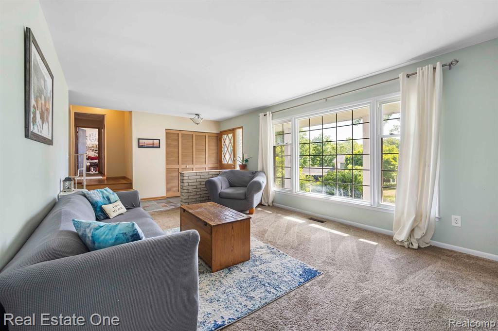 650 South Fieldstone Drive Rochester Hills, MI 48309 - Photo 12 of 17